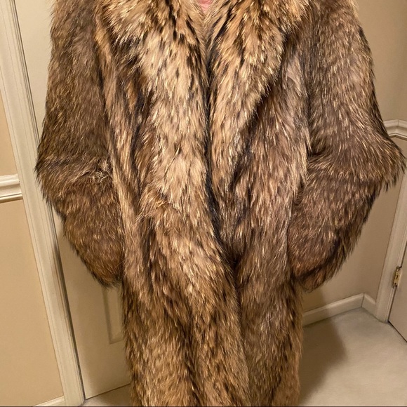 Vintage Scandinavian Fur Company Authentic Raccoon Coat - Picture 5 of 6